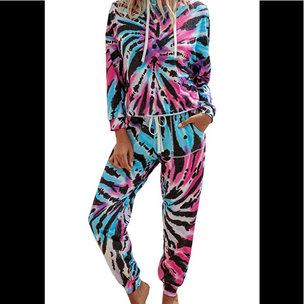 Tie dye cropped hoodie and pants set